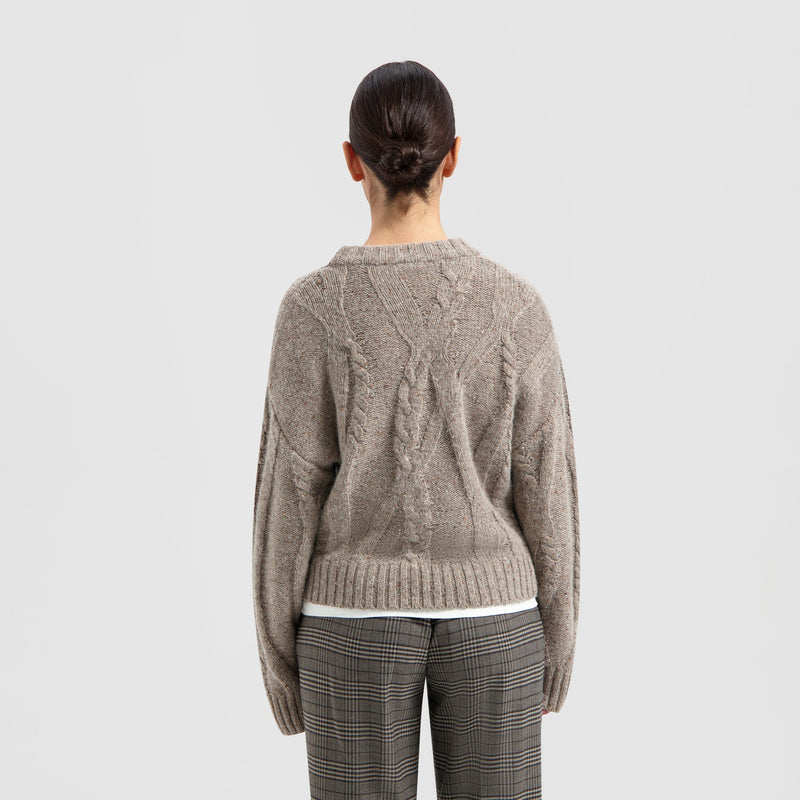 WMN SPECKLED CABLE KNIT