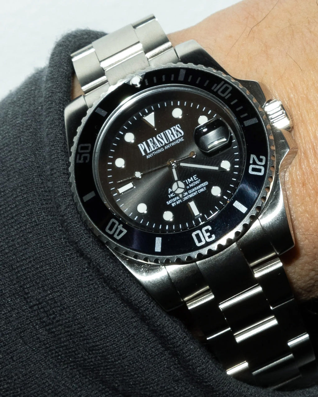 PLEASURES Anytime watch black silver