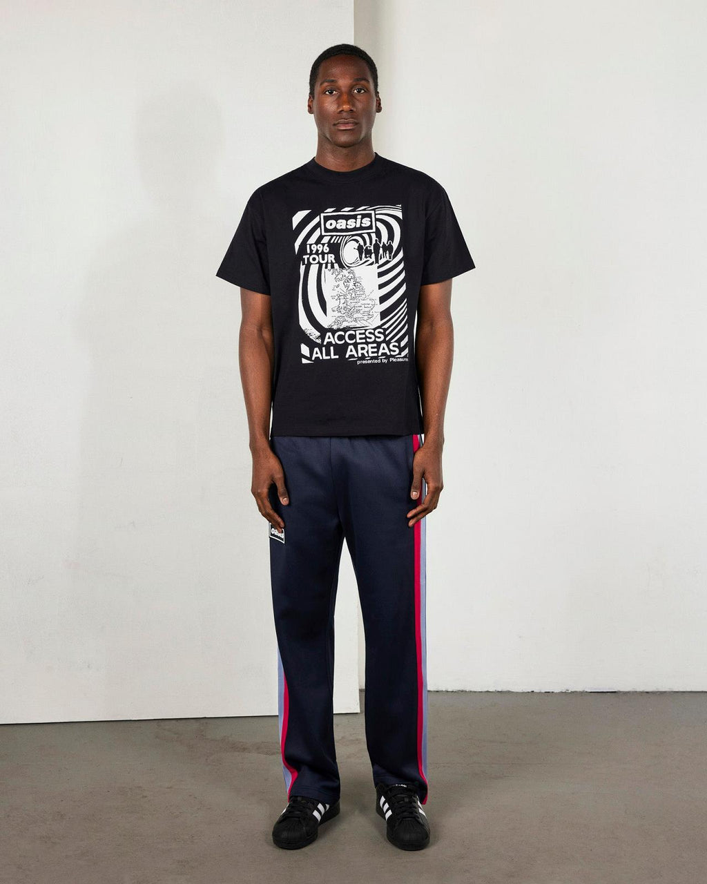PLEASURES X OASIS All access t-shirt black