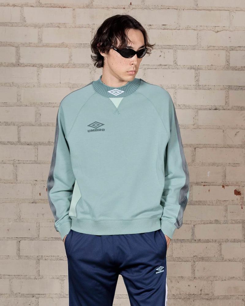 PLEASURES X UMBRO Icons mockneck sage