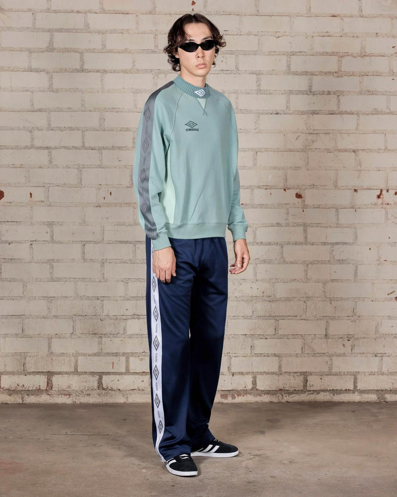 PLEASURES X UMBRO Icons mockneck sage