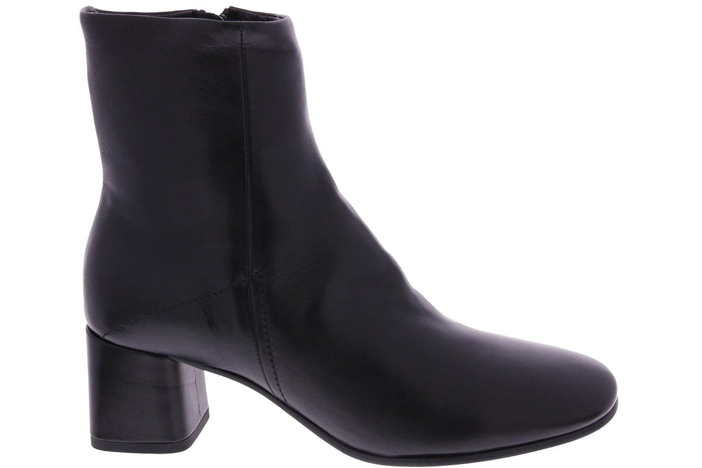 POMME D'OR Ankle boots black