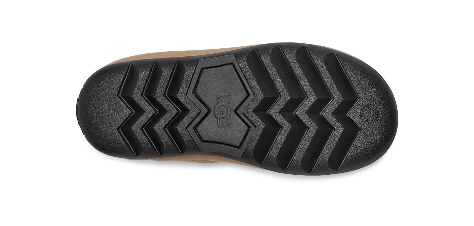 UGG Classic Maxi Mini - Shop online at Monar