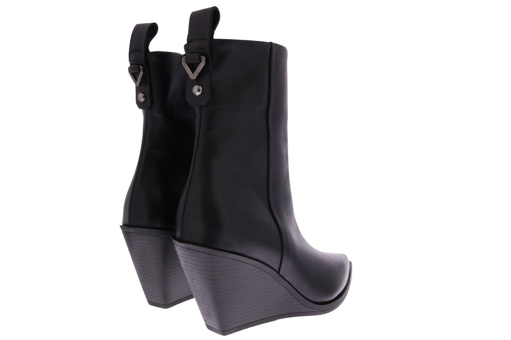 ANKLE BOOTS