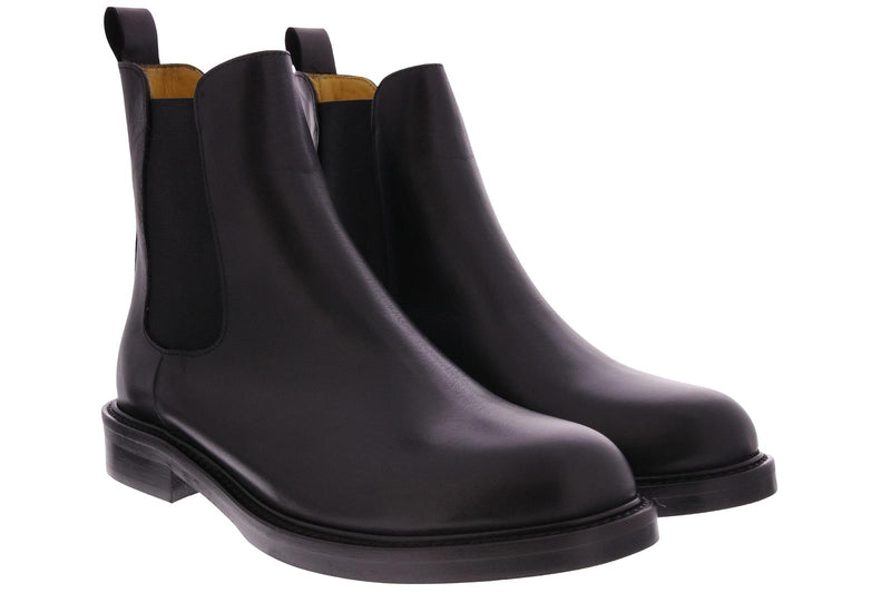 CHELSEA BOOTS