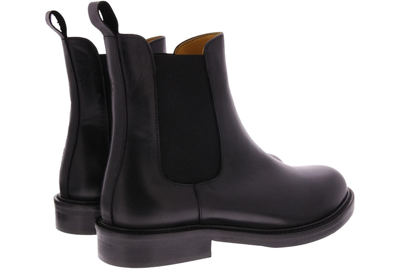 CHELSEA BOOTS