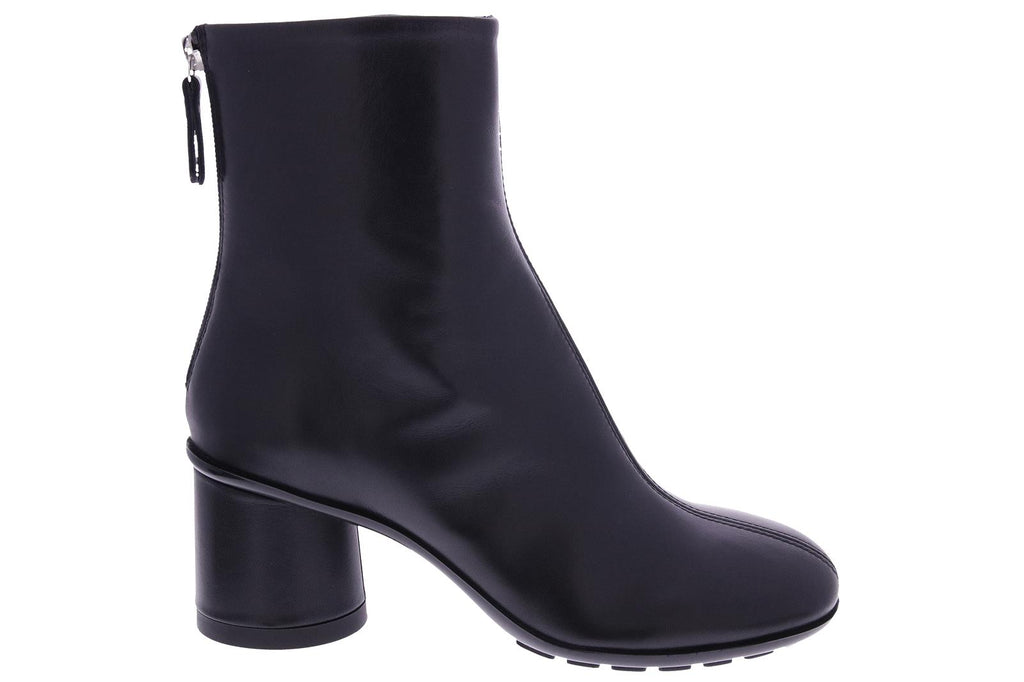 CURVY BOOTIE