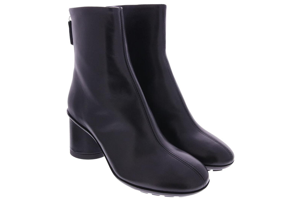 CURVY BOOTIE