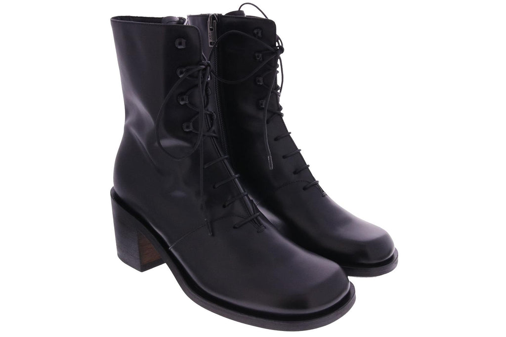 LACE UP BOOTS