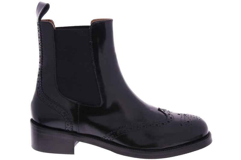 CHELSEA BOOTS