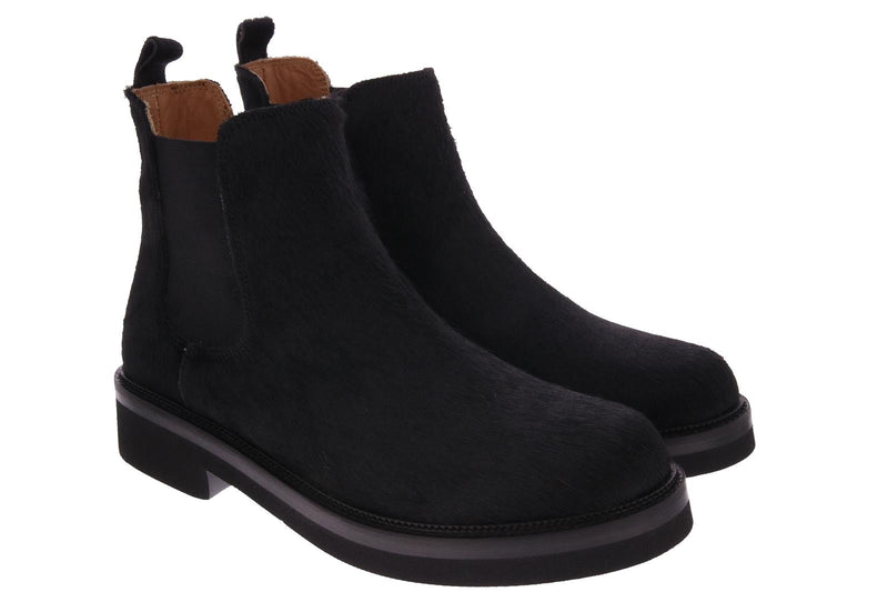 CHELSEA BOOTS