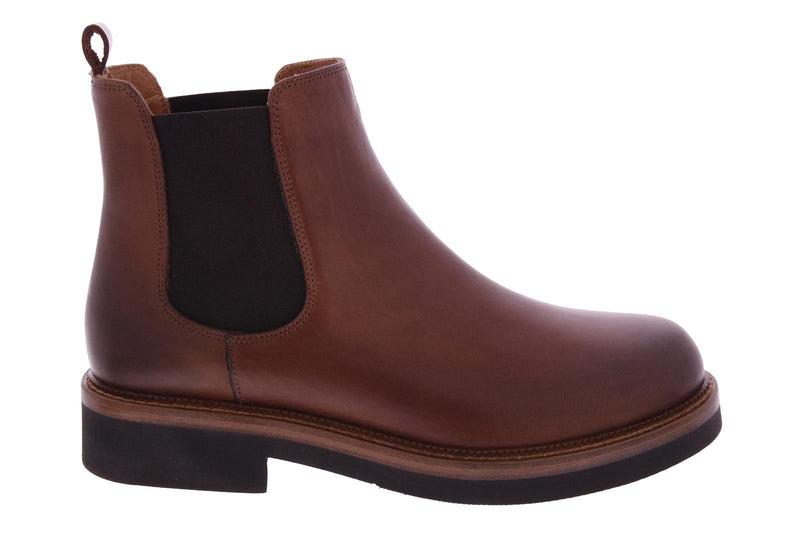CHELSEA BOOTS