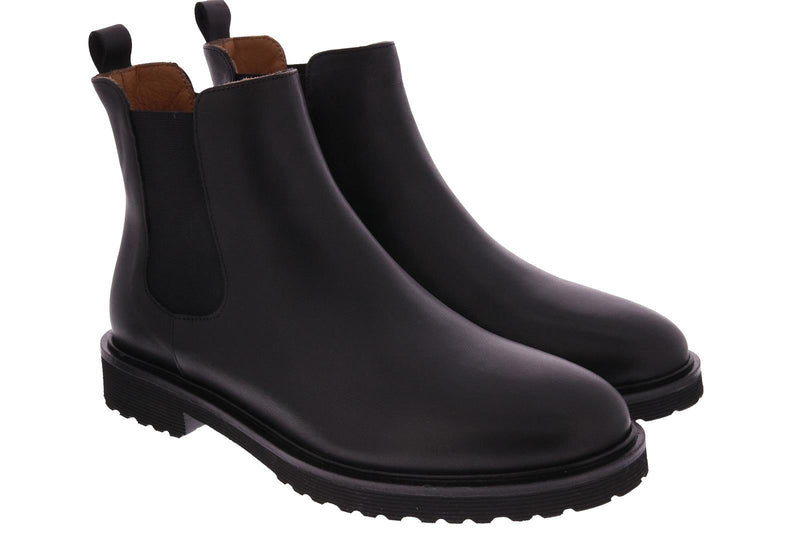 CHELSEA BOOTS