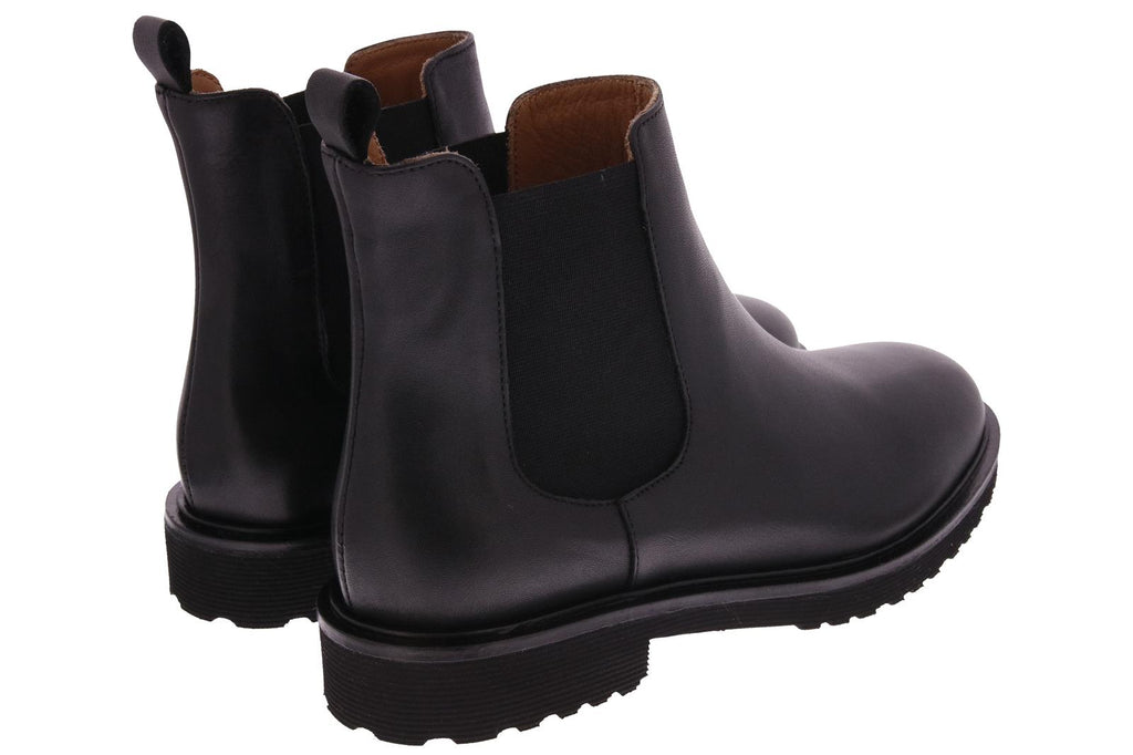 CHELSEA BOOTS