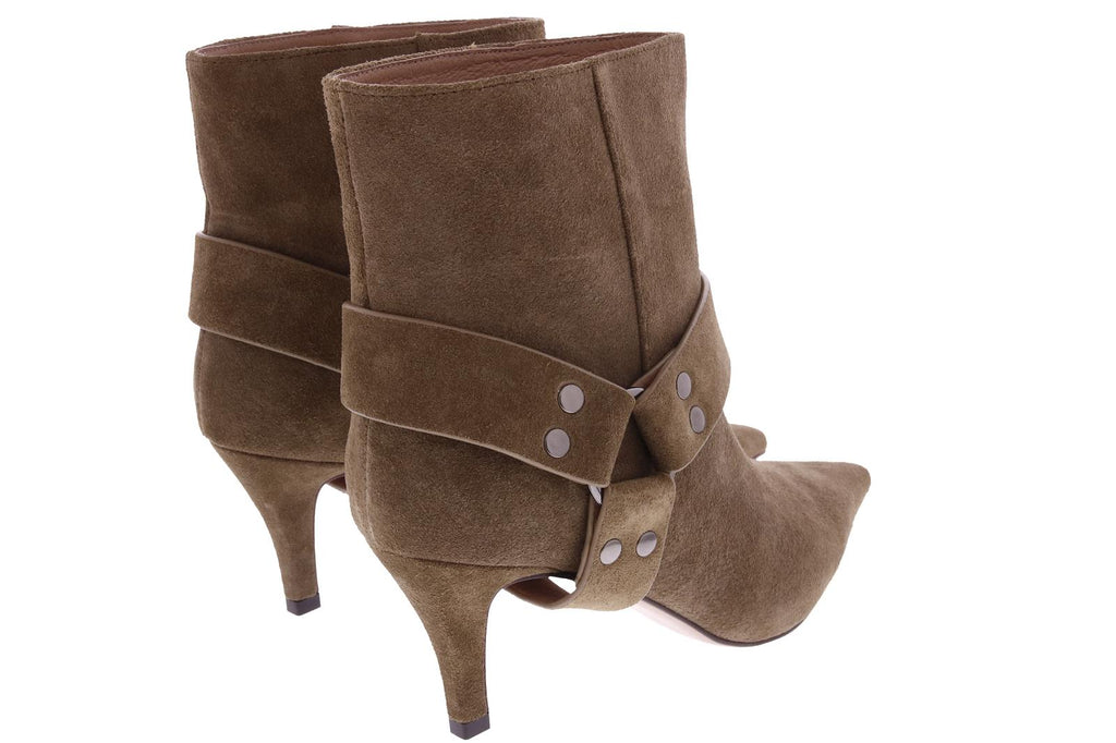 ANKLE BOOTS