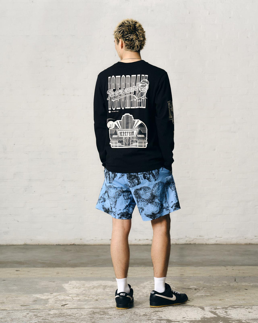 MULTI GRAPHIC LS T-SHIRT