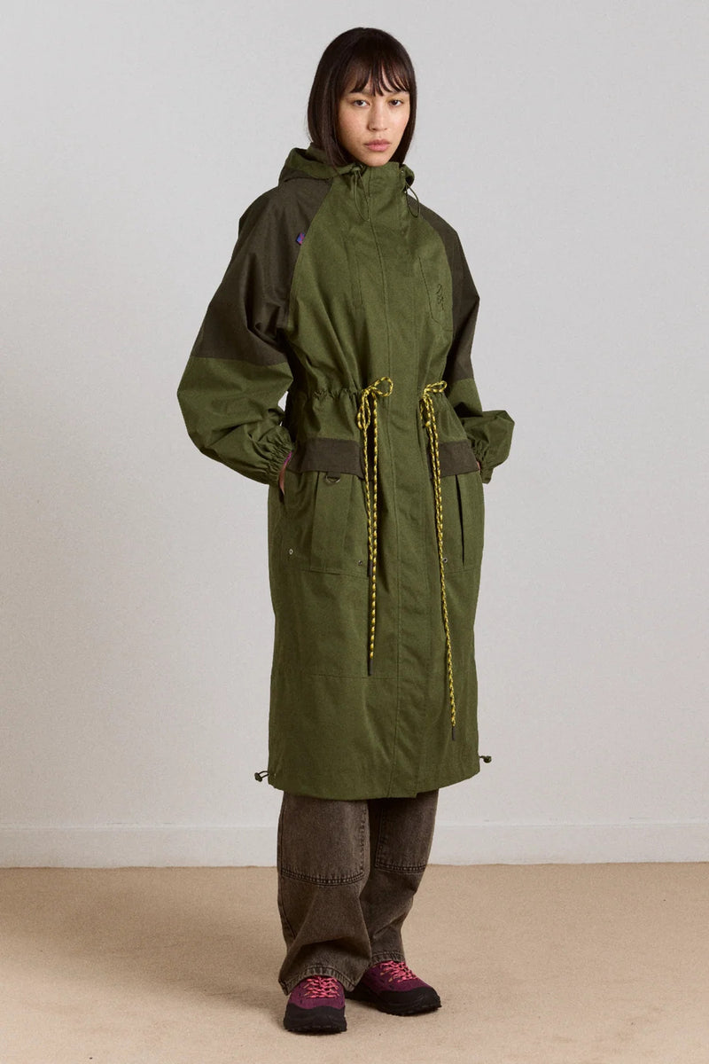 LOGAN RAINCOAT