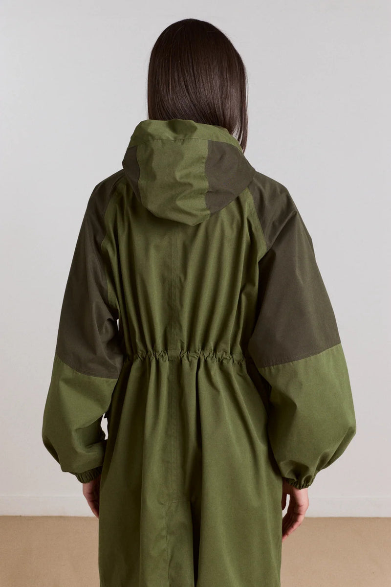 LOGAN RAINCOAT