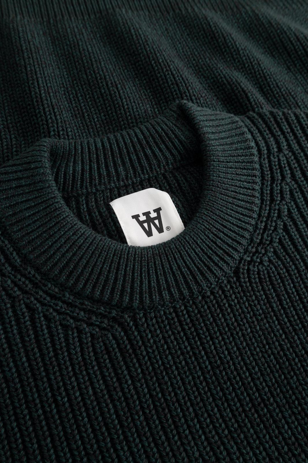 HALUM CREWNECK