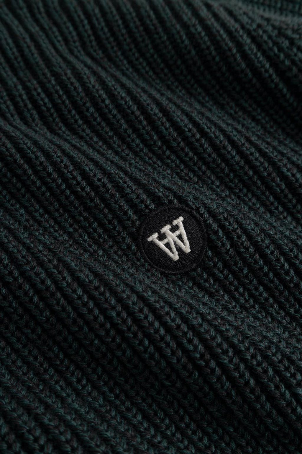 HALUM CREWNECK