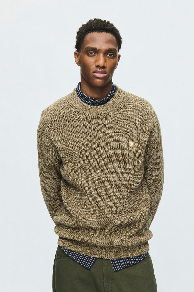 HALUM CREWNECK