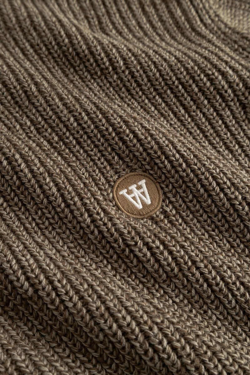 HALUM CREWNECK