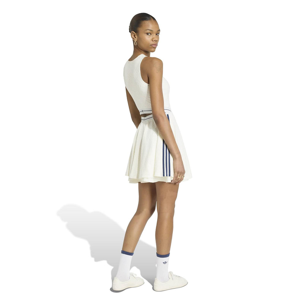SPORTS DRESS