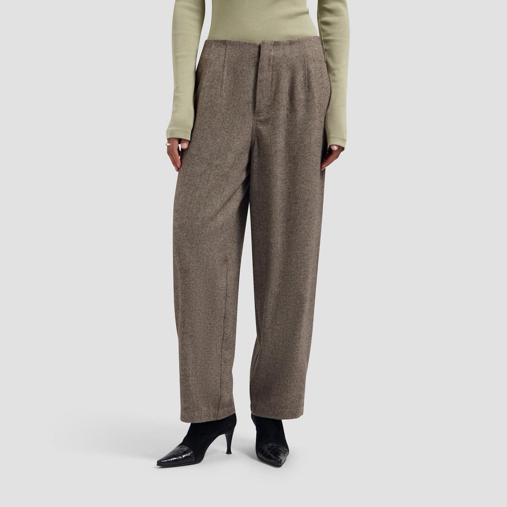 WOOL HERRINGBONE BARREL LEG PANT