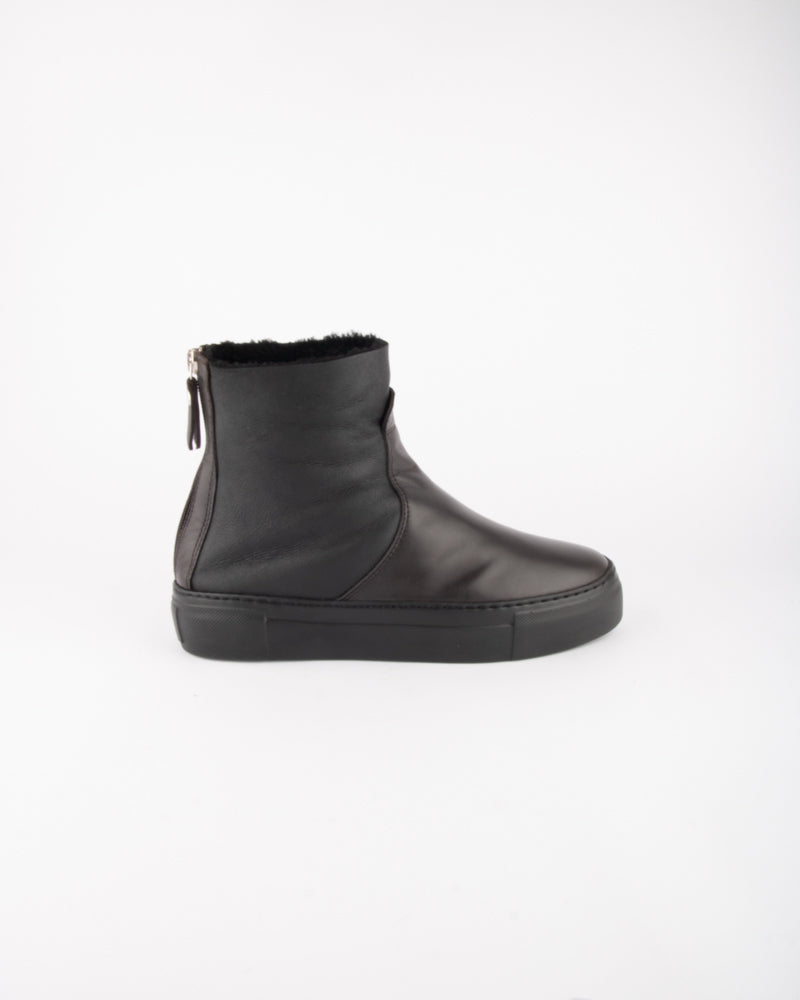 MEGHAN WARM