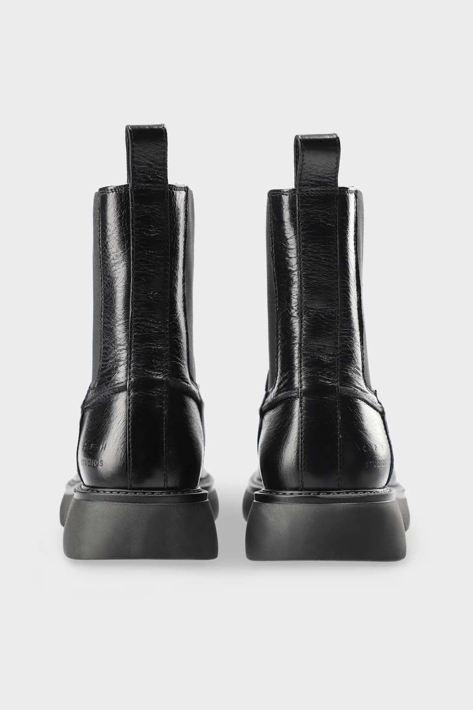 CHELSEA BOOTS