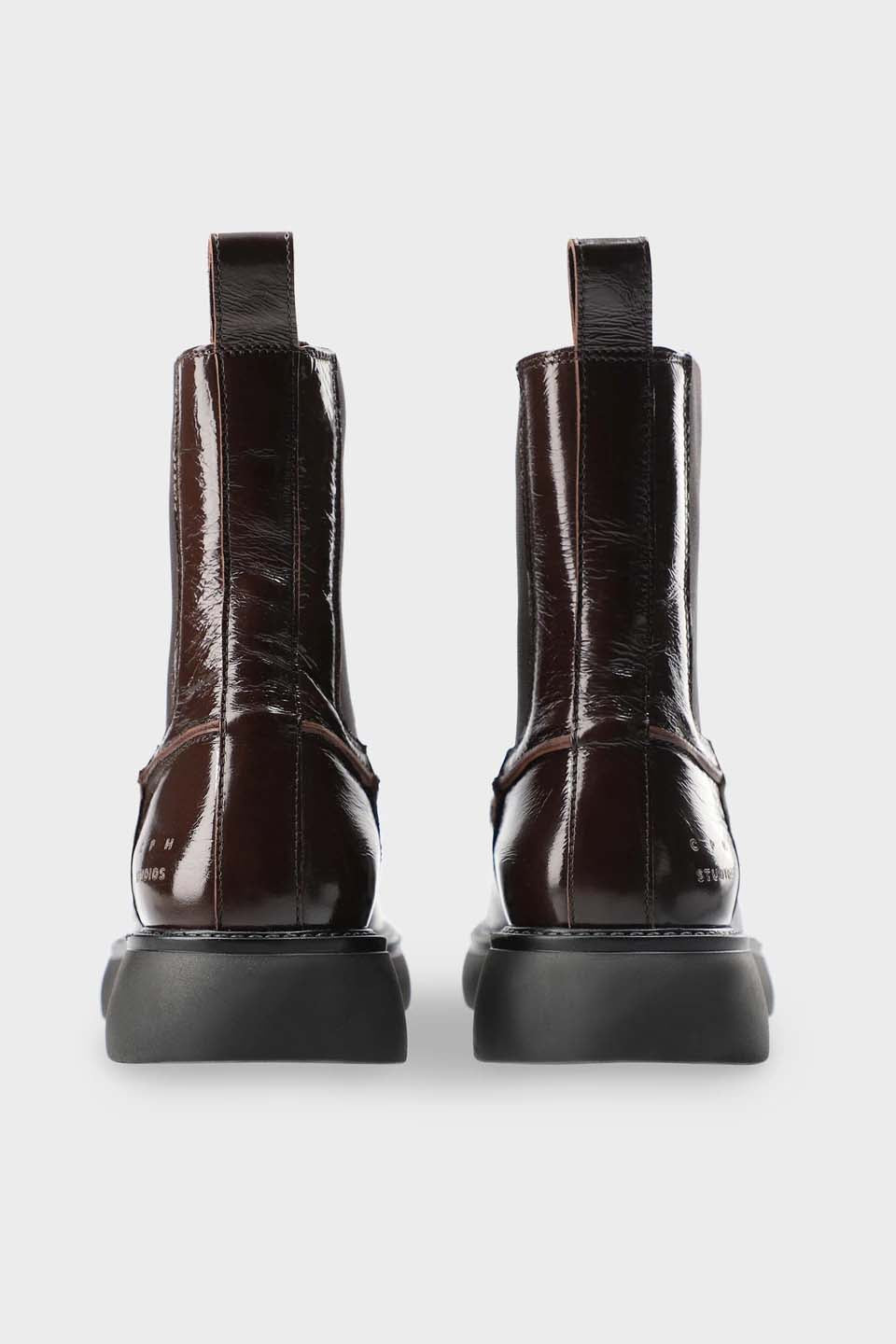 CHELSEA BOOTS