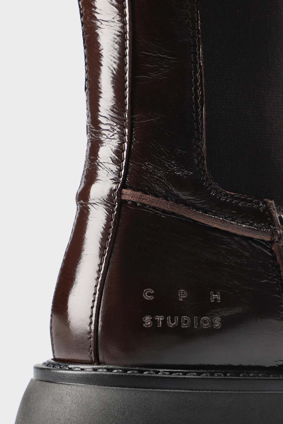 CHELSEA BOOTS
