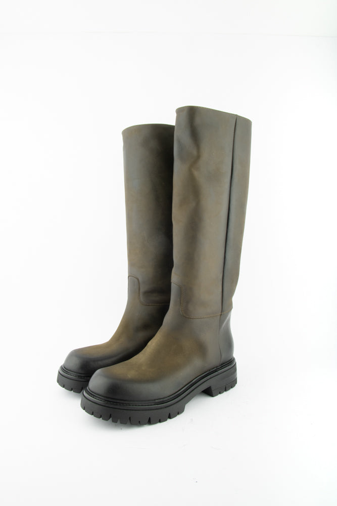 HIGH BOOTS