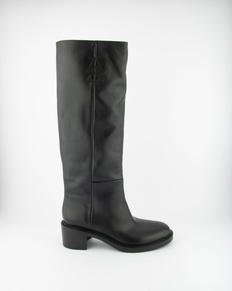 HIGH BOOTS