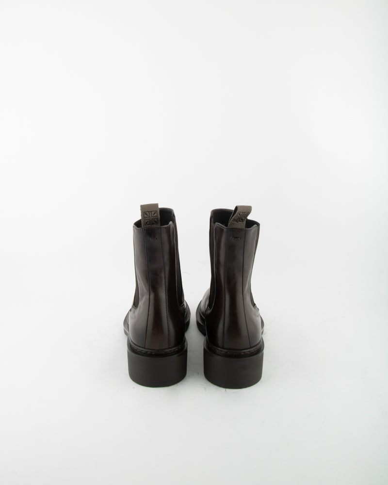 CHELSEA BOOTS