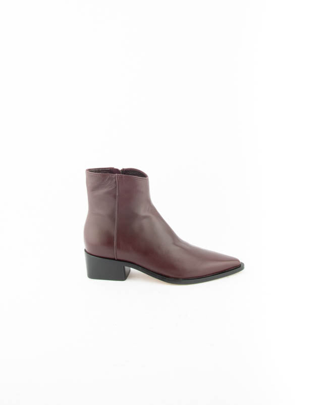 ANKLE BOOTS