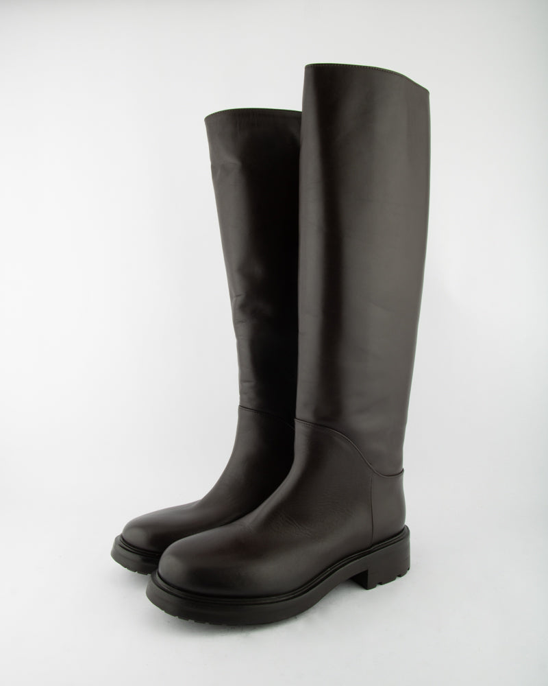 HIGH BOOTS