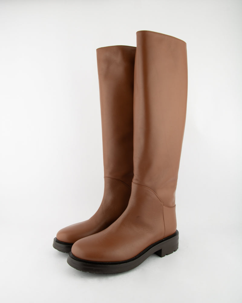 HIGH BOOTS