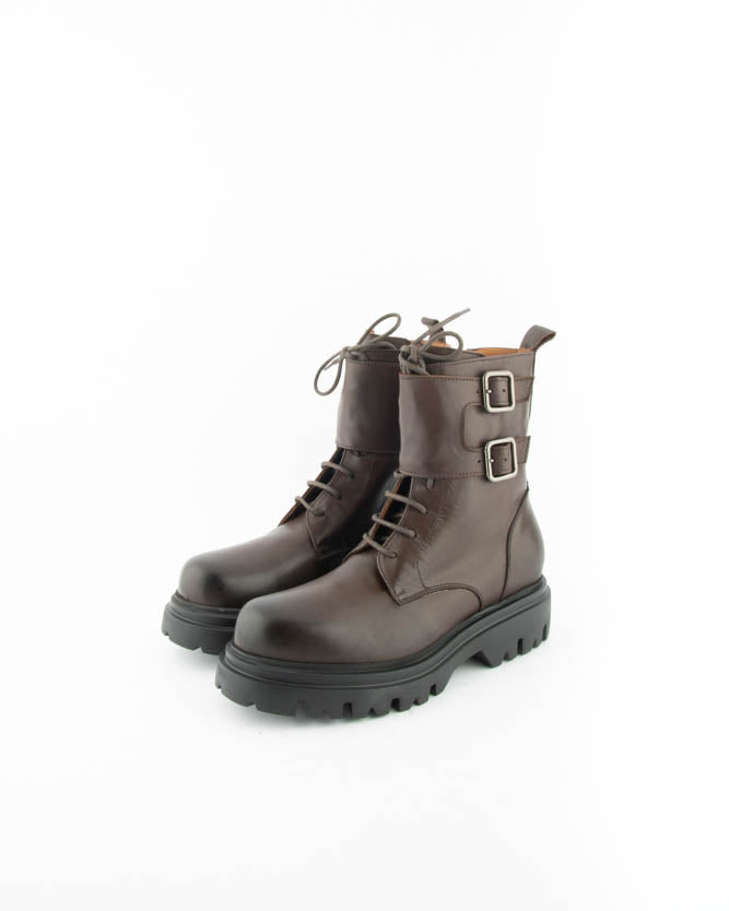 LACE UP BOOTS