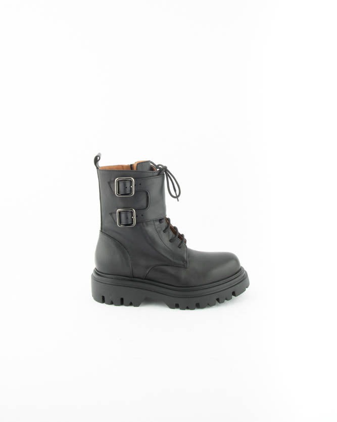 LACE UP BOOTS