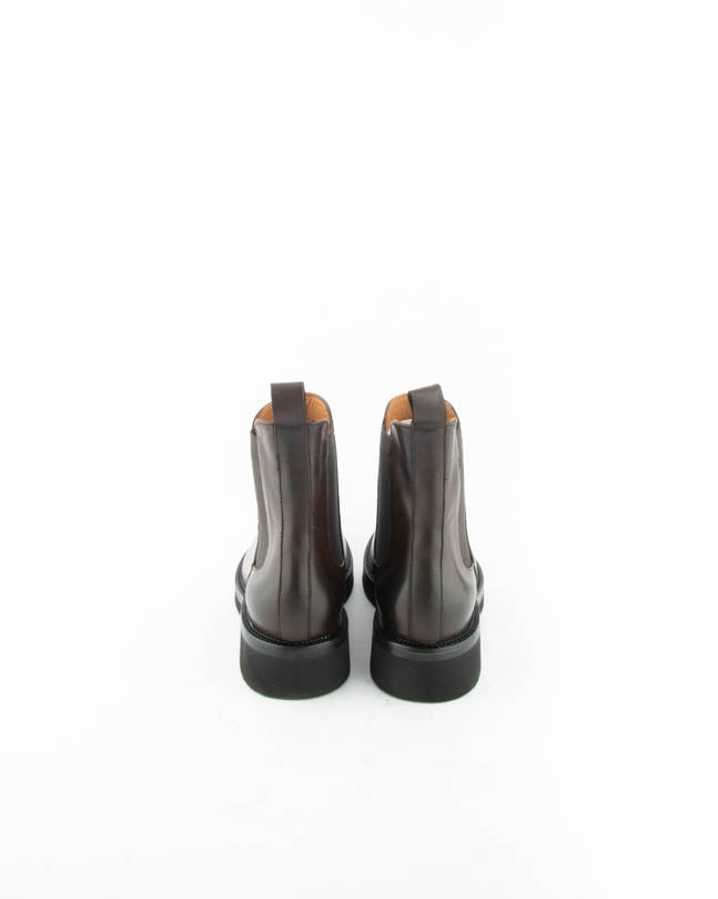 CHELSEA BOOTS