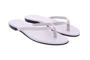 SLAYE Lie flip flops white