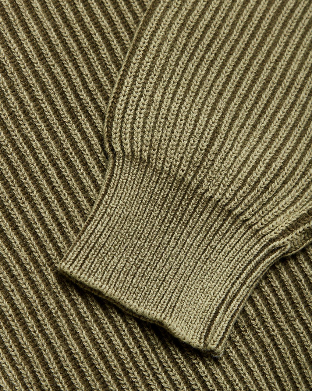 WOODBIRD Sake washed crew dark olive